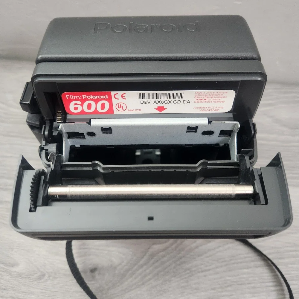 Vintage Polaroid Black Instant Film Camera OneStep 600 Point and Shoot Retro